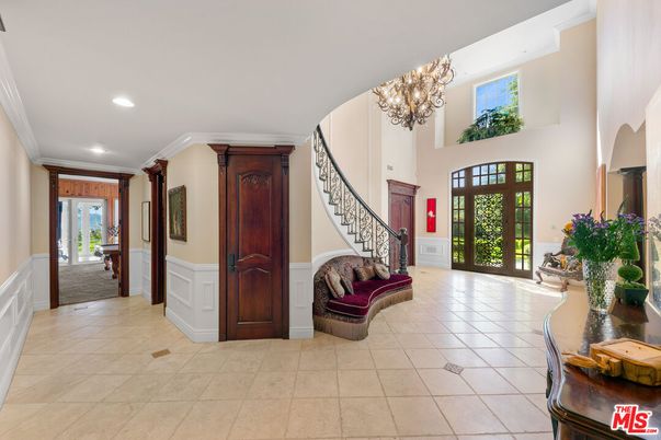 Chandelier, Interior, Recessed Lighting
