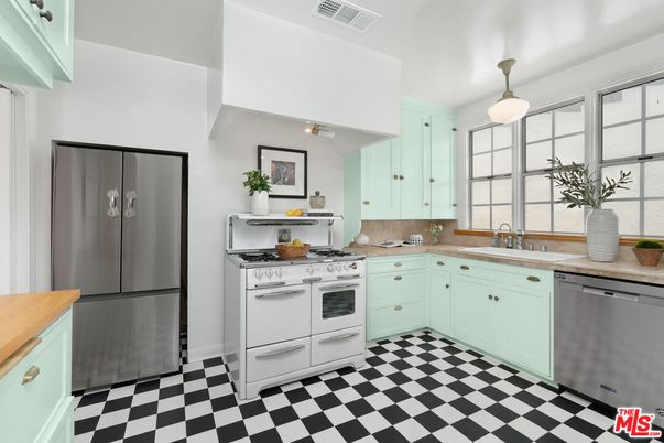 Interior, Kitchen, Pendant Lights, Stainless Steel Appliances