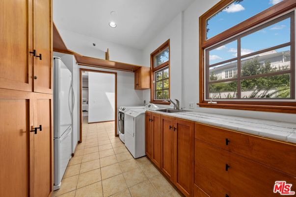 Interior, Recessed Lighting, Washer