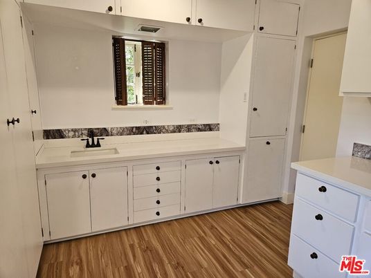 Bathroom, Dual Sink Vanities, Interior, Wood Texture Flooring