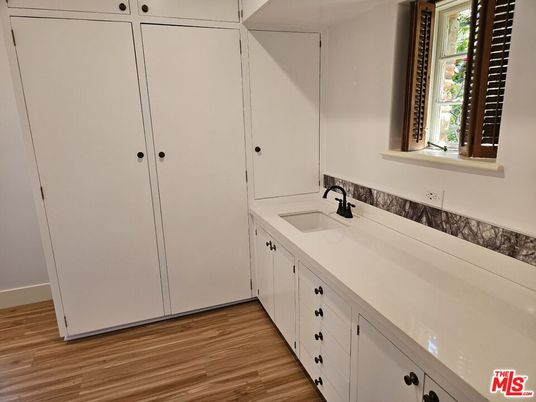 Bathroom, Dual Sink Vanities, Interior, Wood Texture Flooring