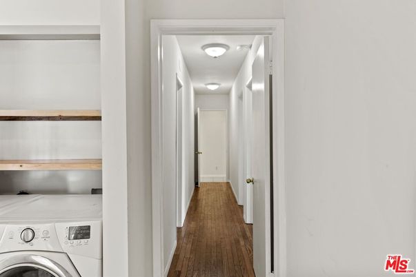Interior, Utility Closets, Washer, Wood Texture Flooring