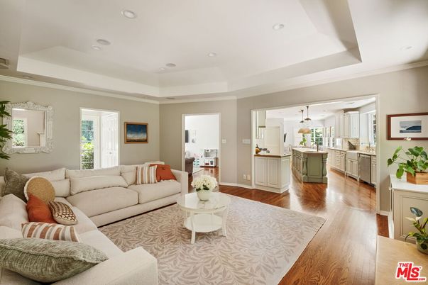 Interior, Kitchen, Living room, Pendant Lights, Recessed Lighting, Wood Texture Flooring