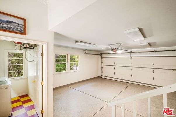 Garage, Interior
