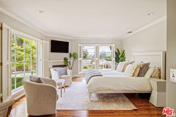 Bedroom, Fireplace, Interior, Recessed Lighting, Wood Texture Flooring