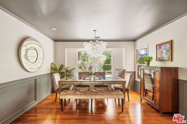 Chandelier, Dining room, Interior, Recessed Lighting, Wood Texture Flooring