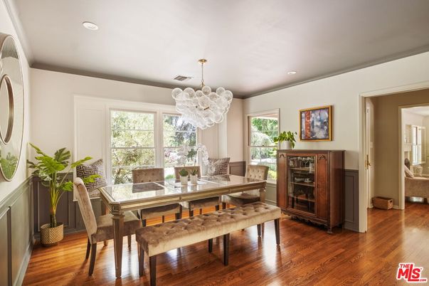 Chandelier, Dining room, Interior, Recessed Lighting, Wood Texture Flooring