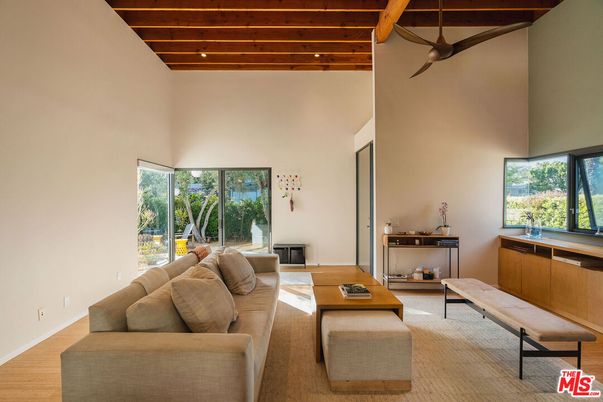 Interior, Living room, Recessed Lighting, Wooden Beams, Wooden Ceilings, Wood Texture Flooring