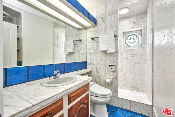 Bathroom, Interior, Marble Walls, Recessed Lighting, Tile Countertops