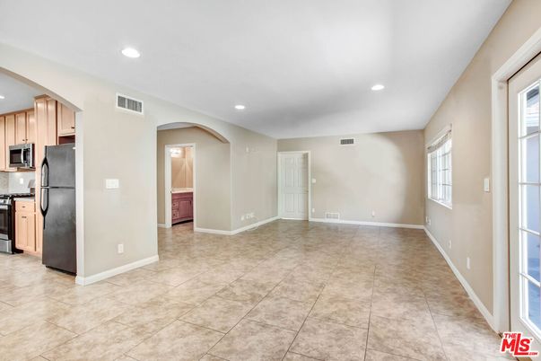 Empty room, Interior, Kitchen, Recessed Lighting