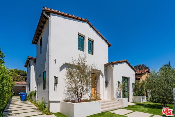 Exterior, Facade, Spanish Mediterranean