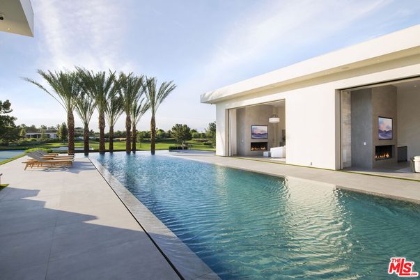 Exterior, Fireplace, Pool, Water