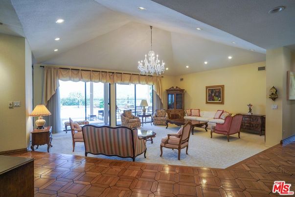 Chandelier, Interior, Living room, Recessed Lighting