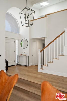 Interior, Pendant Lights, Recessed Lighting, Wood Texture Flooring
