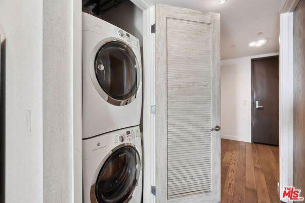 Interior, Recessed Lighting, Utility Closets, Washer, Wood Texture Flooring