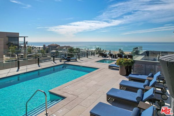 Exterior, Pool, Water
