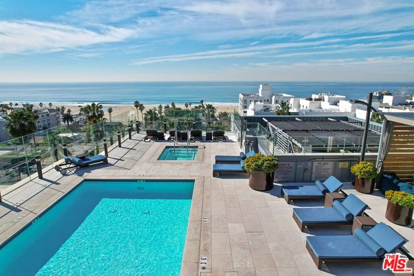 Exterior, Pool, Water