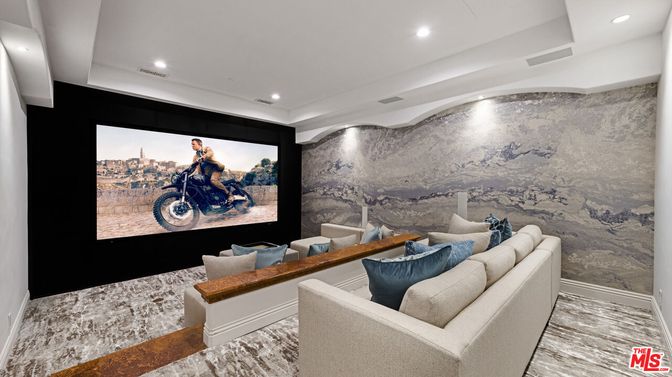 Interior, Projection Screen, Recessed Lighting, Theatre Room