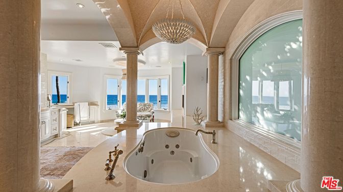 Bathroom, Interior, Pendant Lights, Recessed Lighting, Water