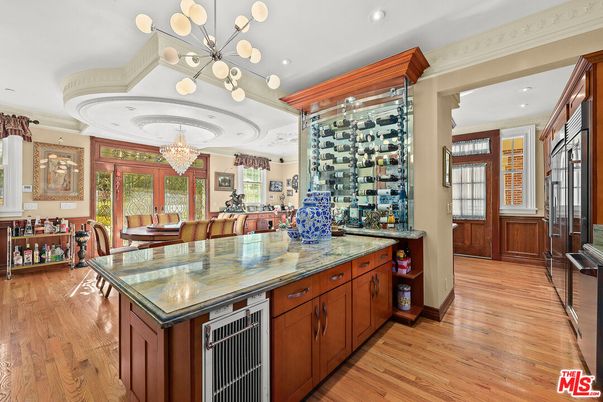 Chandelier, Dining room, Interior, Recessed Lighting, Wood Texture Flooring