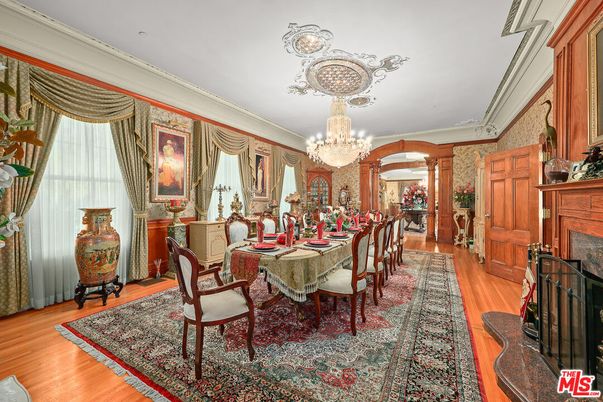 Chandelier, Dining room, Fireplace, Interior, Wood Texture Flooring