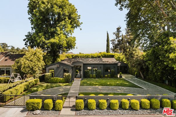 Backyard, Exterior, Facade, Mediterranean