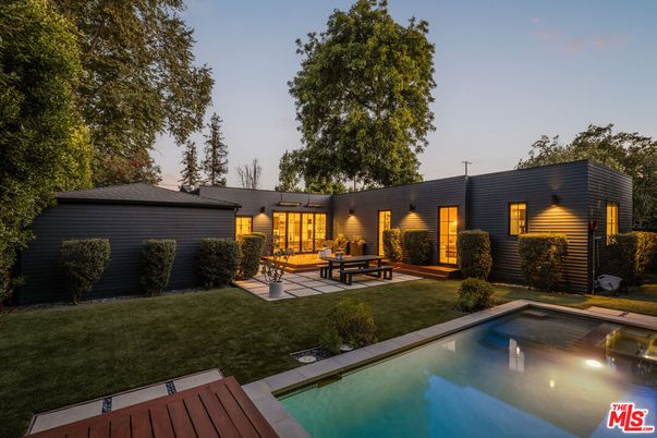 Backyard, Exterior, Pool
