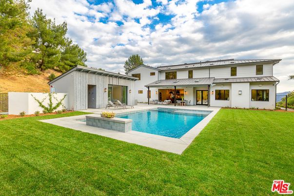 Backyard, Exterior, Pool