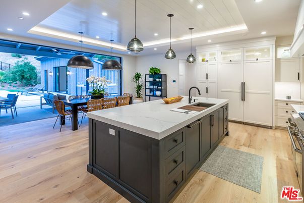 Dining room, Interior, Kitchen, Pendant Lights, Recessed Lighting, Stainless Steel Appliances, Wooden Ceilings, Wood Texture Flooring