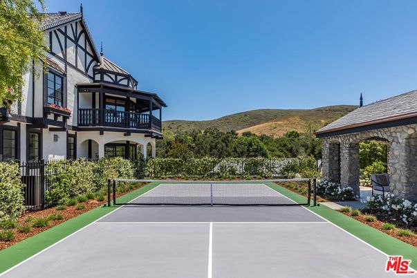 Exterior, Tennis Courts