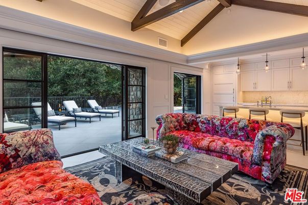 Interior, Living room, Pendant Lights, Wooden Beams