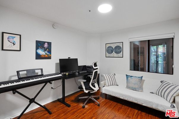 Home Office, Interior, Recessed Lighting, Wood Texture Flooring