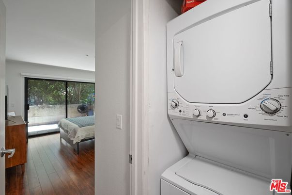 Interior, Utility Closets, Washer, Wood Texture Flooring