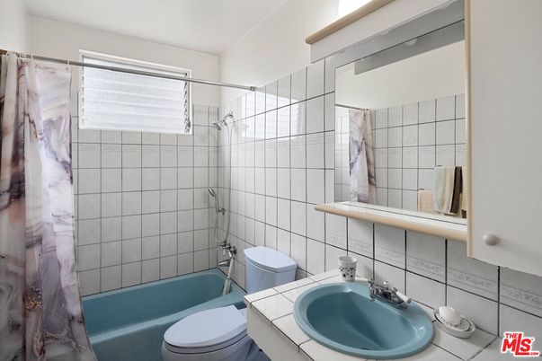 Bathroom, Interior, Tile Countertops