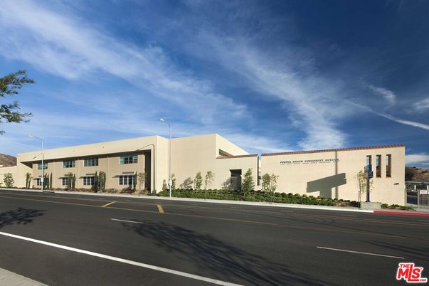 Exterior, Facade, Modern