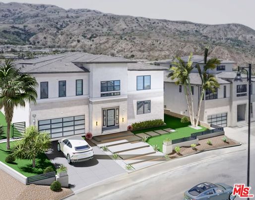 Attached, Exterior, Facade, Modern