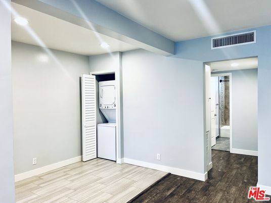 Interior, Recessed Lighting, Utility Closets, Washer, Wood Texture Flooring