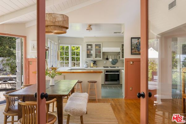 Chandelier, Dining room, Interior, Kitchen, Wood Texture Flooring