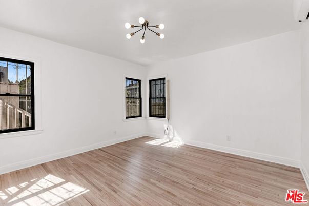 Empty room, Interior, Pendant Lights, Wood Texture Flooring