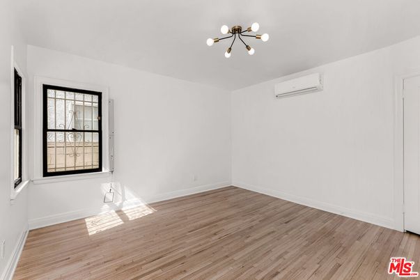 Empty room, Interior, Pendant Lights, Wood Texture Flooring