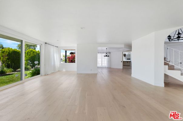 Empty room, Interior, Pendant Lights, Wood Texture Flooring