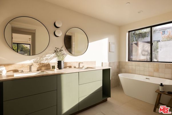 Bathroom, Dual Sink Vanities, Free Standing Baths, Interior, Recessed Lighting