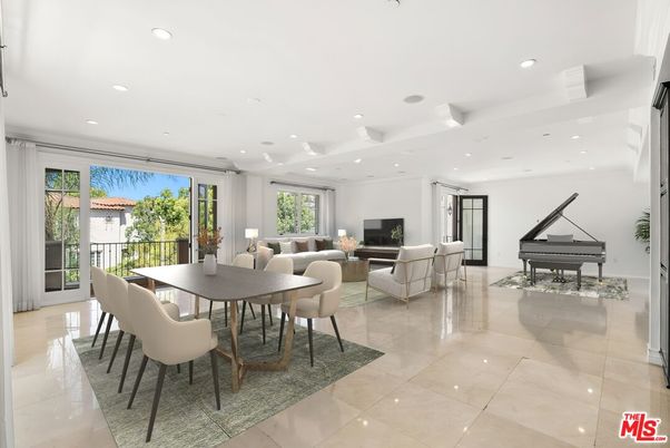 Dining room, Interior, Living room, Piano, Recessed Lighting
