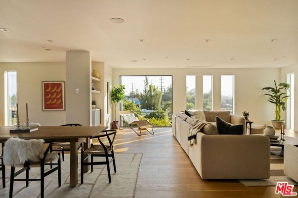 Dining room, Interior, Living room, Recessed Lighting, Wood Texture Flooring