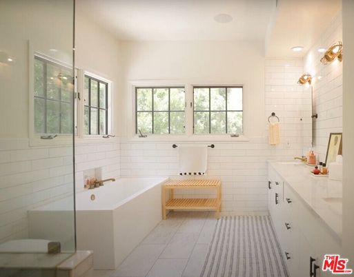 Bathroom, Interior, Recessed Lighting