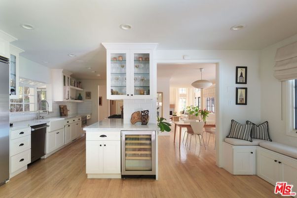 Dining room, Interior, Kitchen, Recessed Lighting, Wood Texture Flooring