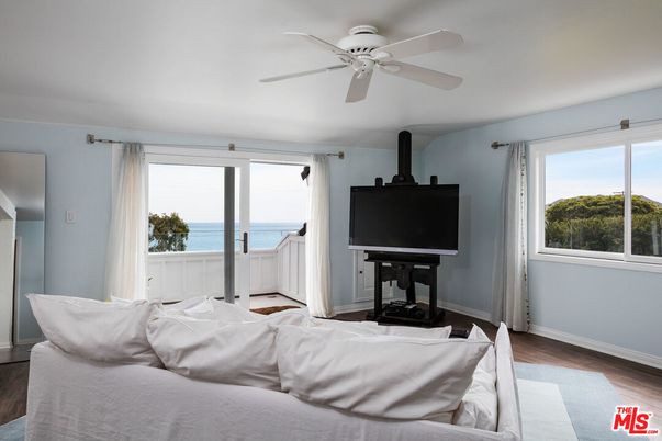 Bedroom, Interior, Water, Wood Texture Flooring