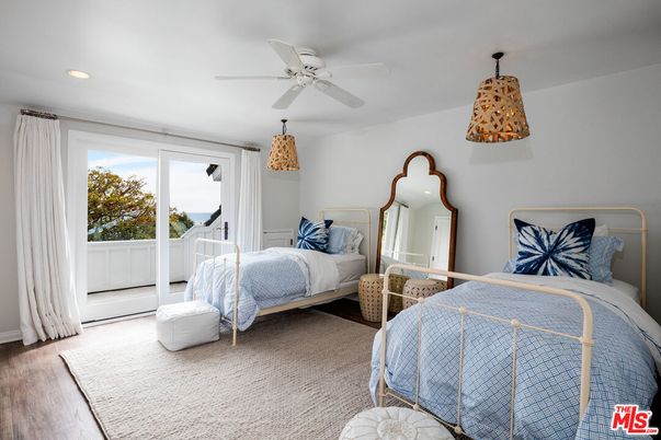 Bedroom, Interior, Pendant Lights, Recessed Lighting, Wood Texture Flooring