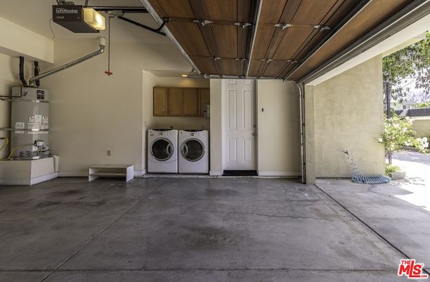 Exterior, Garage, Washer