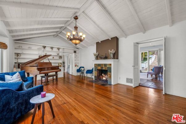 Chandelier, Fireplace, Interior, Living room, Piano, Wood Texture Flooring